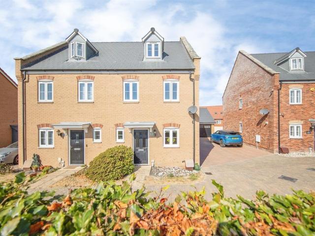 House for sale in Chelmondiston, Suffolk