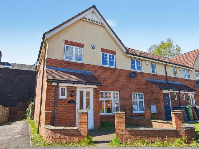 House for sale in Wortley, West Yorkshire