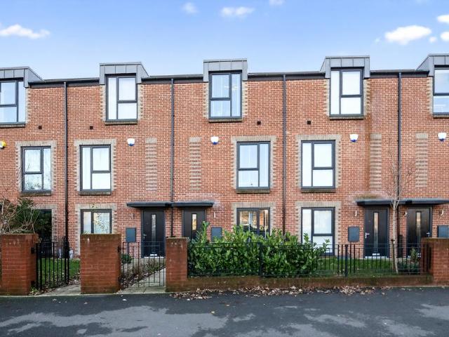 House for sale in Georgia, Greater Manchester