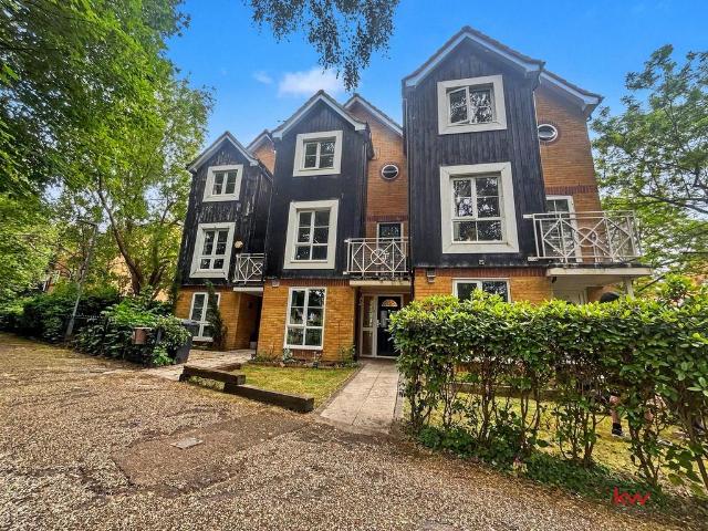 House for sale in Enfield Island Village, Greater London
