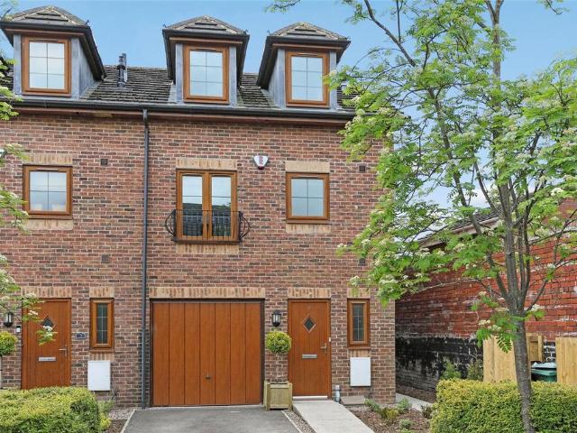 House for sale in Gawthorpe, West Yorkshire