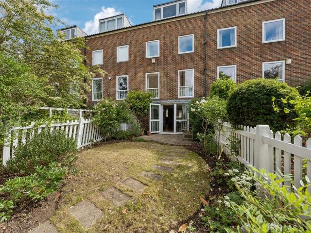 House for sale in London Borough of Hounslow, Greater London
