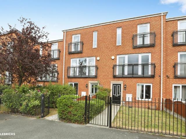 House for sale in Hunts Cross, Calderstones