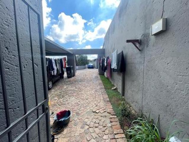 Townhouse for sale in Vosloorus, Gauteng