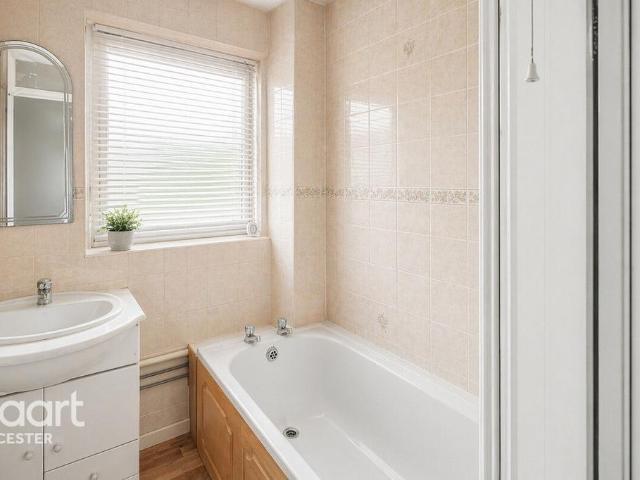 House for sale in Dane Hills, Old Wharf