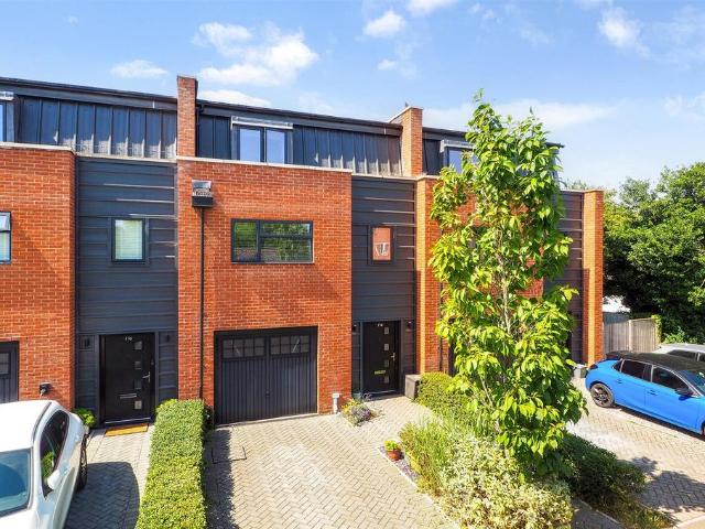 House for sale in Barton Stacey, Hampshire