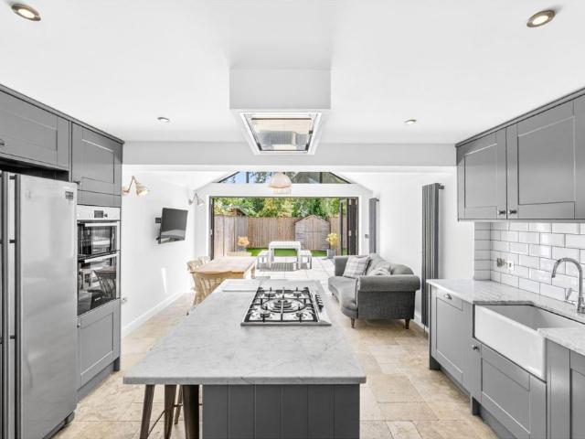 House for sale in Upper Tooting, Greater London