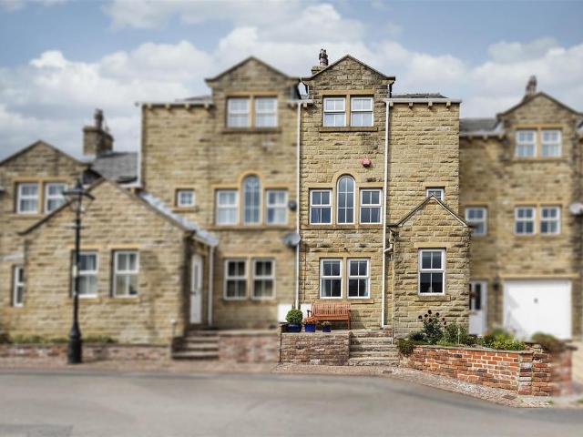 House for sale in Salendine Nook, West Yorkshire