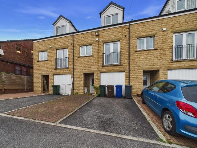 House for sale in Royston, South Yorkshire
