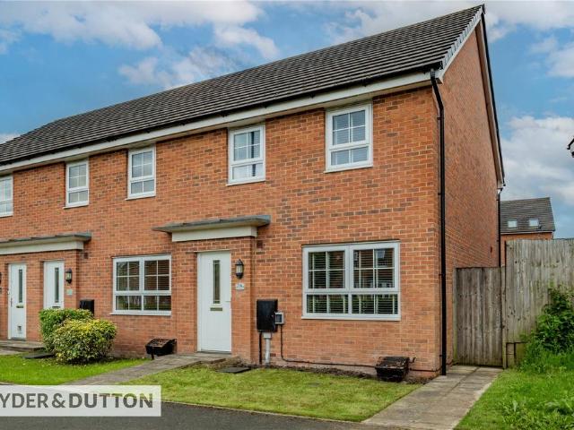 House for sale in Newbold, Burnedge