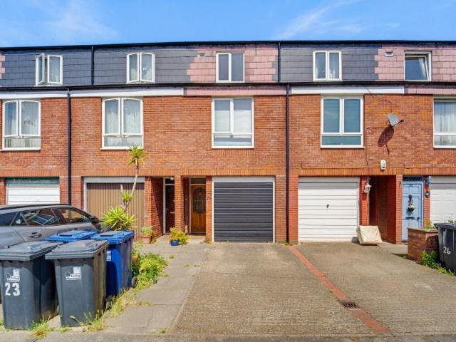 House for sale in London Borough of Ealing, Hanwell