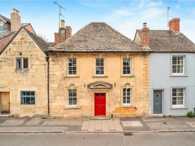 House for sale in Winchcombe, Pamington
