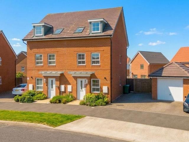 House for sale in Kingsbrook, Buckinghamshire