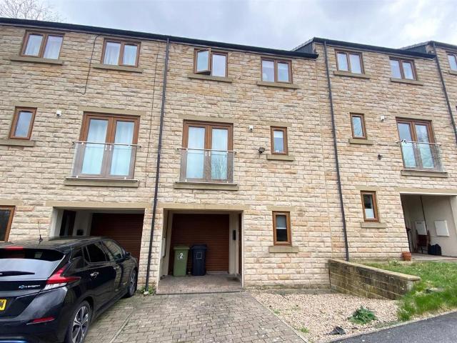 House for sale in Lascelles Hall, Kirkburton
