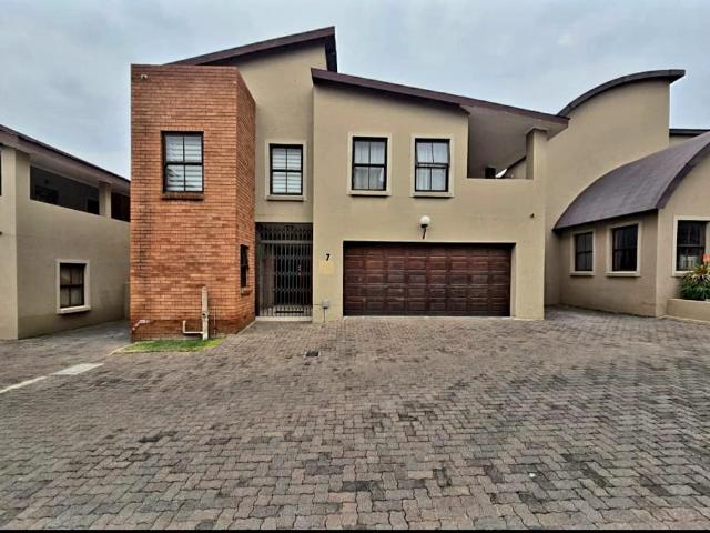 Townhouse for sale in Ekurhuleni, Gauteng
