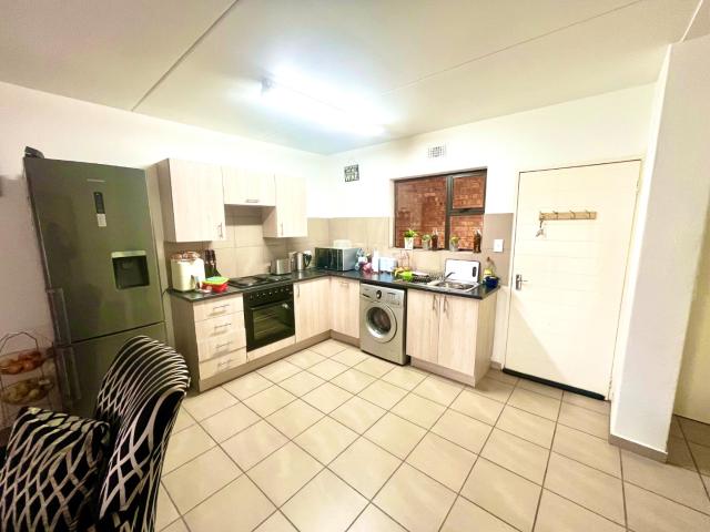 Townhouse for sale in Alberton