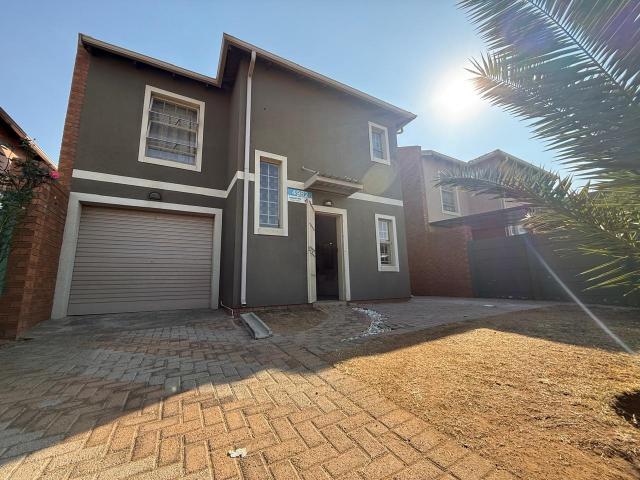 Townhouse for sale in Ekurhuleni, Gauteng