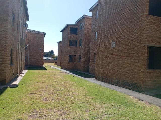 Townhouse for sale in Alberton