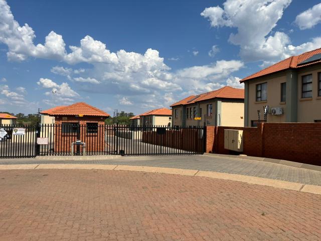 Townhouse for sale in Waterkloof, Gauteng