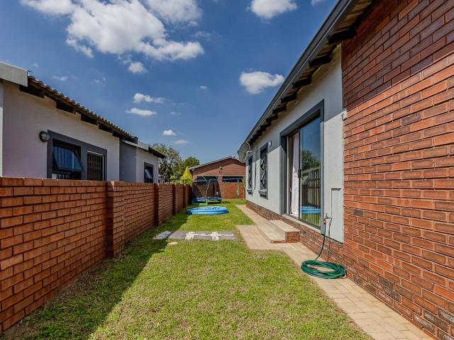 Townhouse for sale in Akasia, Gauteng