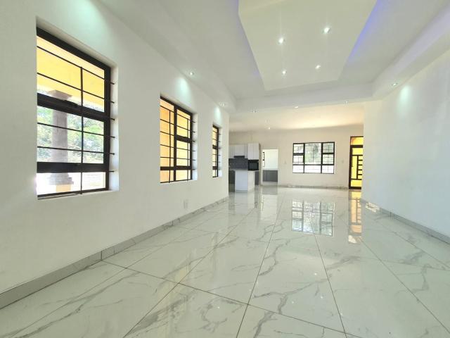 Townhouse for sale in Amanzimtoti, Kwazulu-natal