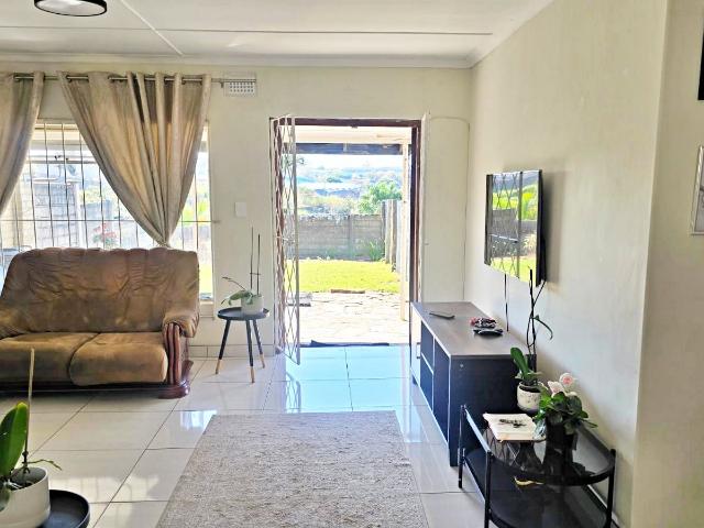 Townhouse for sale in Amanzimtoti, Kwazulu-natal