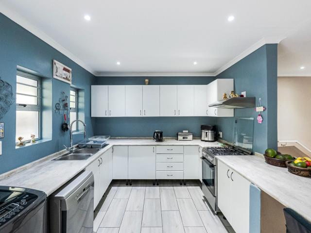 Townhouse for sale in Kingsburgh, Kwazulu-natal