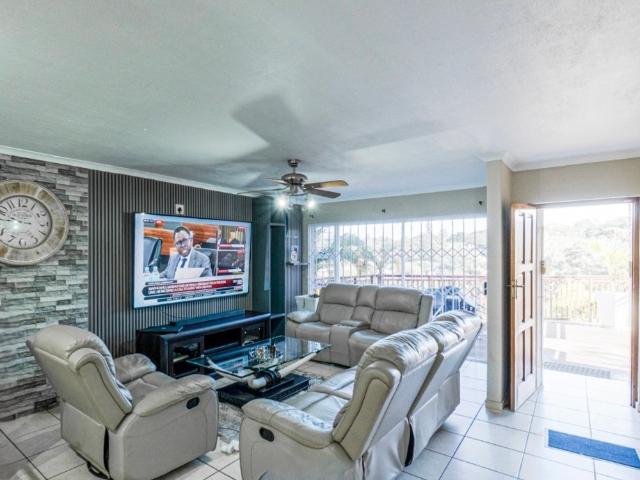 Townhouse for sale in Amanzimtoti, Kwazulu-natal