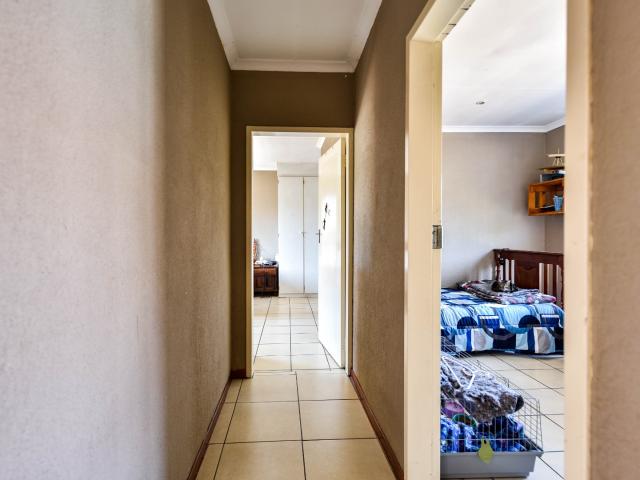 Townhouse for sale in Waterkloof, Gauteng