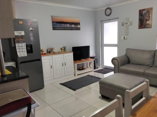 Townhouse for sale in Blue Downs, Western Cape