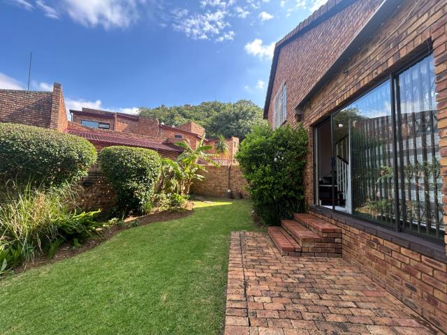 Townhouse for sale in Vosloorus, Gauteng