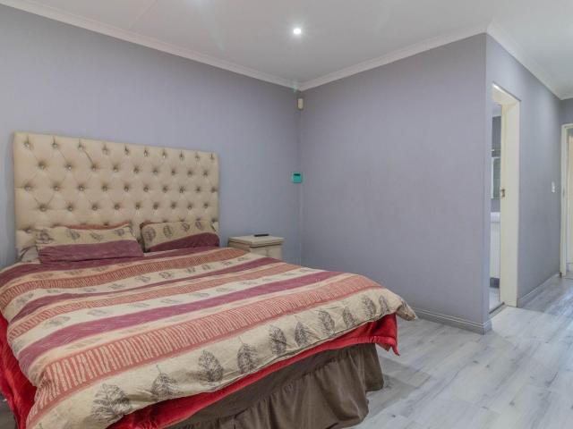 Townhouse for sale in Vosloorus, Gauteng