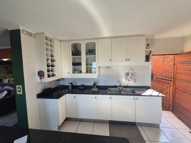 Townhouse for sale in Vosloorus, Gauteng