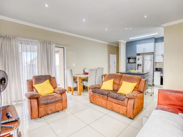 Townhouse for sale in East London, Eastern Cape