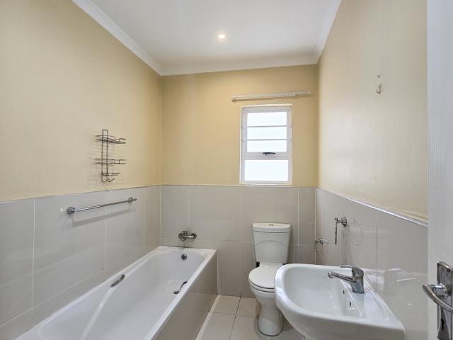 Townhouse for sale in East London, Eastern Cape