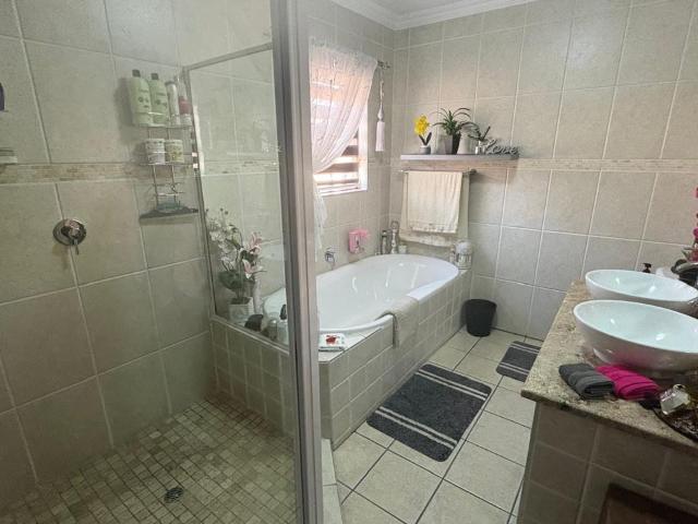 Townhouse for sale in Ekurhuleni, Gauteng