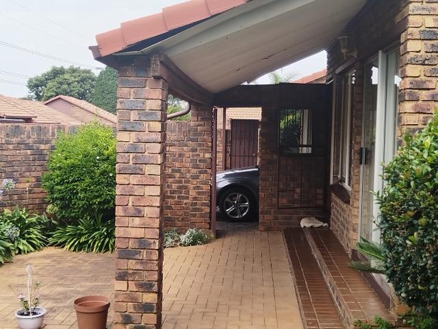 Townhouse for sale in Ekurhuleni, Gauteng