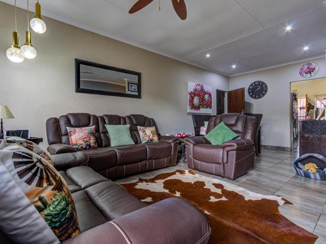 Townhouse for sale in Birchleigh North, Ekurhuleni