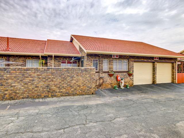 Townhouse for sale in Birchleigh North, Ekurhuleni