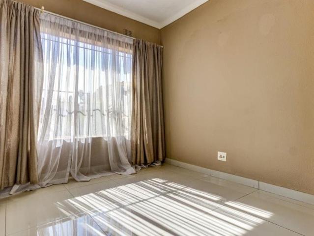 Townhouse for sale in Birchleigh North, Ekurhuleni