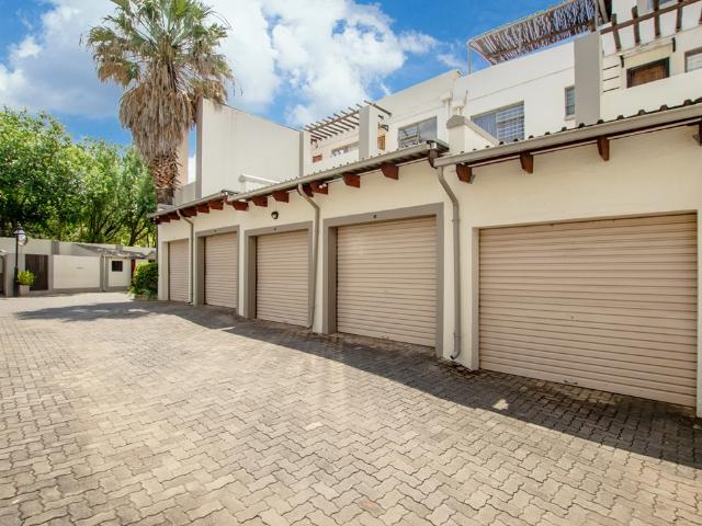 Townhouse for sale in Vosloorus, Gauteng
