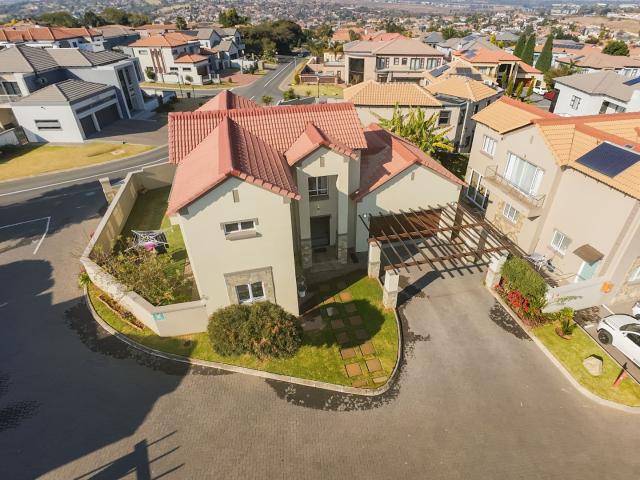 Townhouse for sale in Olievenhoutbos, Gauteng