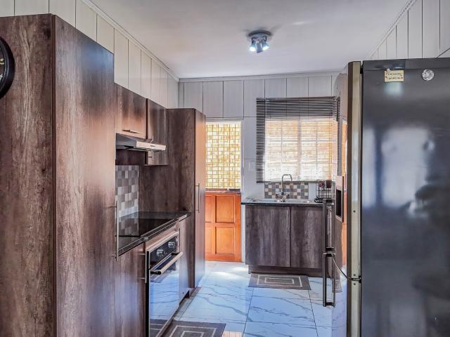Townhouse for sale in Tlhabane, North West