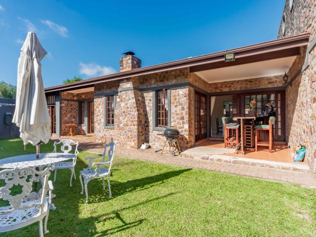 Townhouse for sale in Hillcrest, Kwazulu-natal
