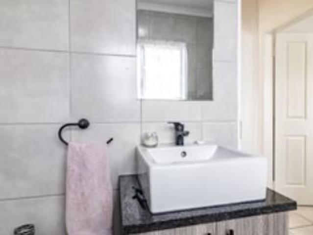 Townhouse for sale in Ekurhuleni, Gauteng