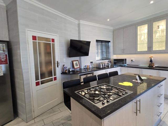 Townhouse for sale in Ekurhuleni, Gauteng