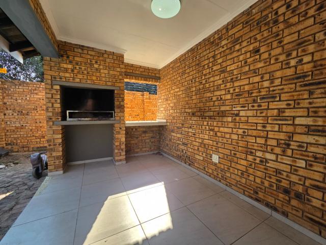 Townhouse for sale in Brackenhurst, Ekurhuleni