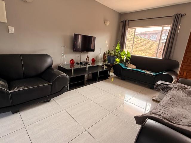 Townhouse for sale in Brackenhurst, Ekurhuleni