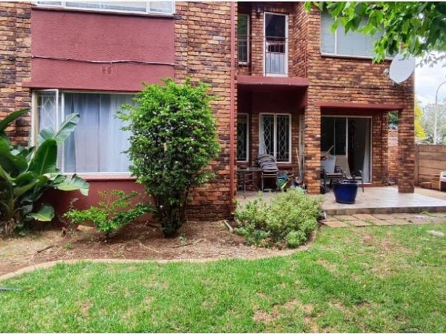 Townhouse for sale in Brackenhurst, Ekurhuleni