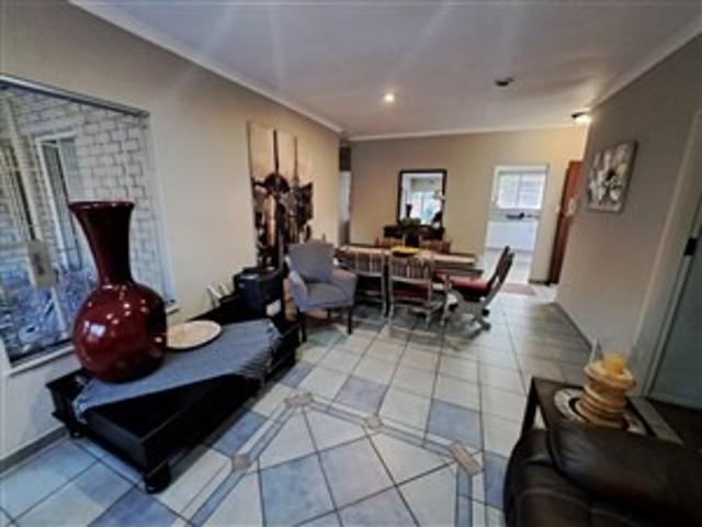 Townhouse for sale in Brackenhurst, Ekurhuleni
